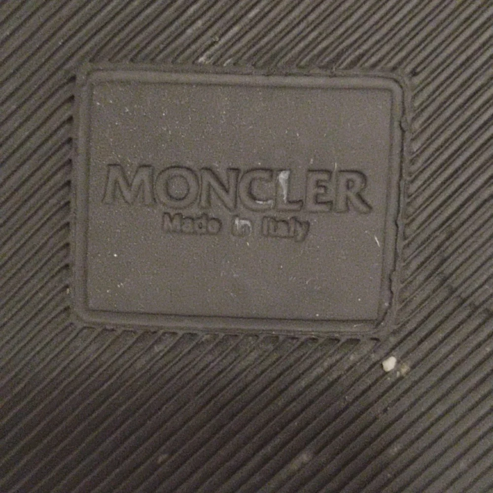 Moncler Mens Basile Slides. Size 46 (US 12). Red White and Blue in color. - Picture 8 of 13